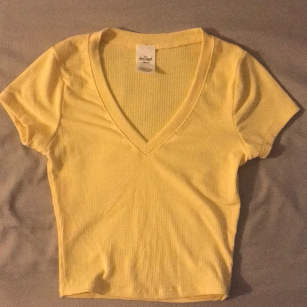 Tillys V-Neck crop top